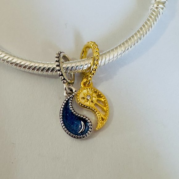 Pandora Two-tone Splittable Sun & Moon Dangle Charm - Picture 2 of 5